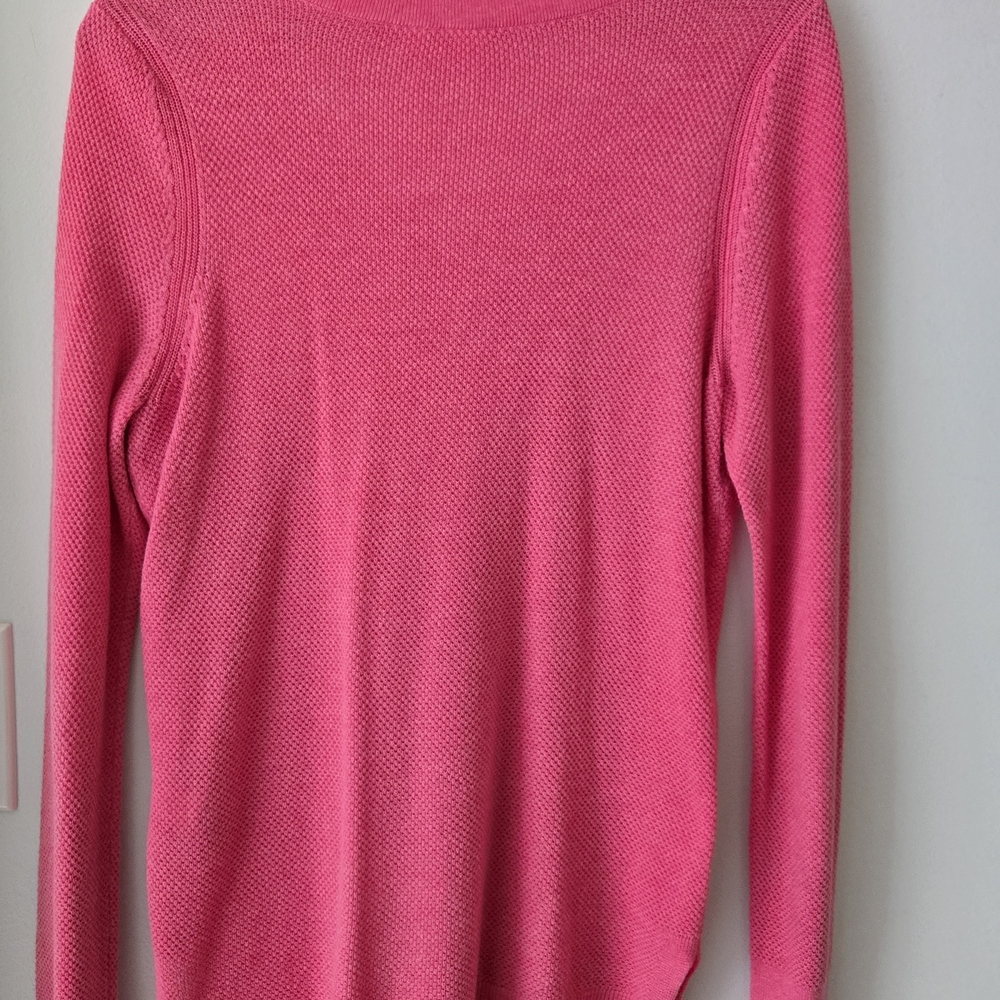 Classic V-Neck Pink Women's Sweater - Picture 3 of 3